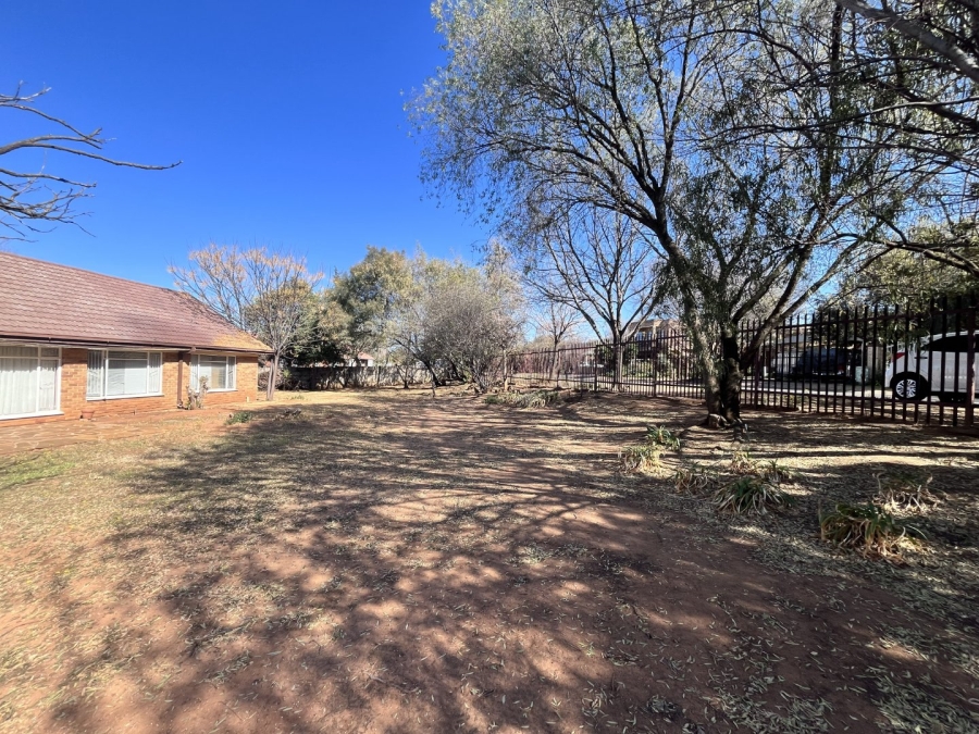4 Bedroom Property for Sale in Pellissier Free State